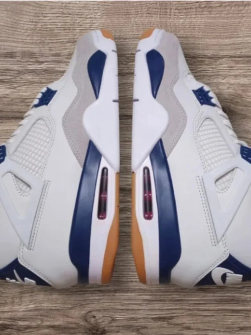 Air Jordan 4 Retro SB Navy Sneakers